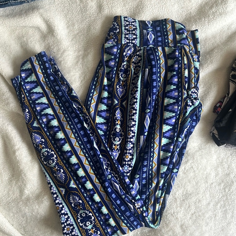 Woman’s loose leggings with pockets. XL